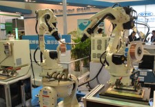 “大白”类服务机器人为老龄化新需，中国有望赶超