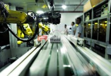 南京推进制造转"智造" ，智能工厂机器人上岗