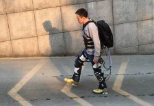 尖叫科技推中国首例机器人外骨骼平台