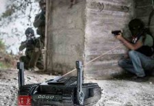 以色列推出小型作战机器人：携手枪近距作战