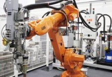 中国市场需求发生变化 ABB扩机器人生产线