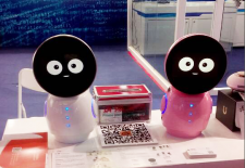 小忆机器人新品发布会在京召开，主打儿童陪伴