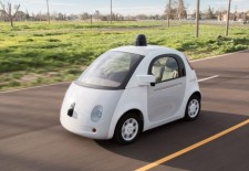 谷歌自动驾驶汽车智商又提高了：会朝行人鸣喇叭了