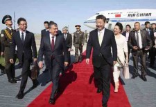 习近平抵达布哈拉开始对乌兹别克斯坦进行国事访问