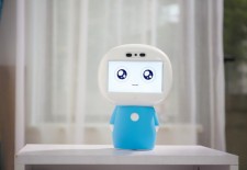 智小乐智能机器人发布 拥有主动学习能力