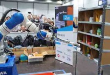 亚马逊分拣货物挑战赛独臂机器人获冠军
