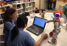 麻省理工研发互动机器人，可为医护人员提供建议